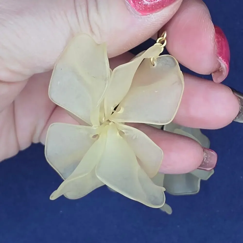 Vintage Light Opaque Cream Floral Dangle Hook Earrings Resin Flower Spring 508